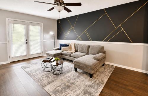 Shannon House | Magnolia Haus Hoover King and Queen Stay E1