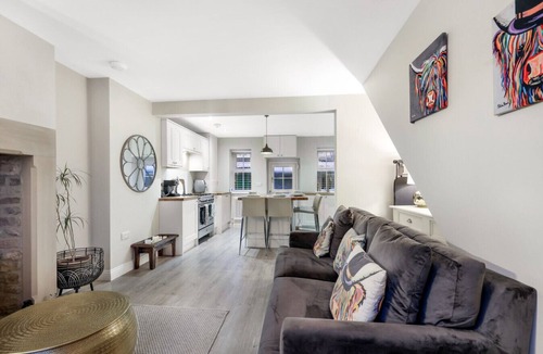 Eastgate House | Magpie Cottage - North East Escapes