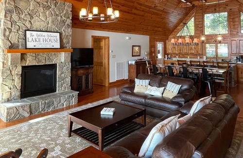 Henrico House | MAIN LAKE! 4BR/4B Gorgeous log home with deep water, Amazing Views & WiFi