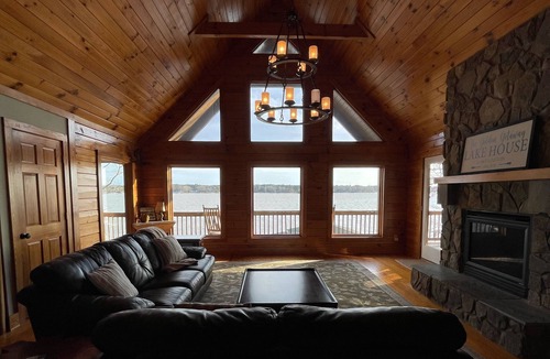 Henrico House | MAIN LAKE! 4BR/4B Gorgeous log home with deep water, Amazing Views & WiFi