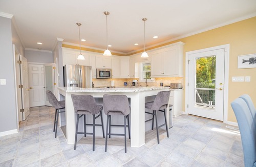 Morristown House | MAIN LAKE Views - Fire Pit - Pool Table - Bikes - Kayaks - SUPs