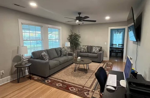 Graham House | Main Stay!