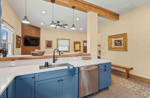 Highlands Apartment | Main Street Elevated