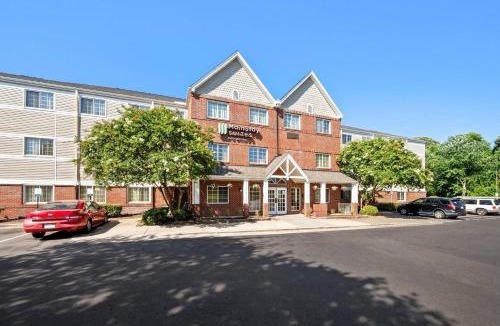 Northeast Raleigh Hotel | MainStay Suites Raleigh North
