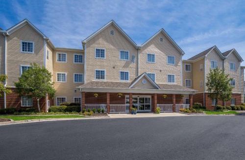 Wilmington Hotel | MainStay Suites Wilmington - University Area