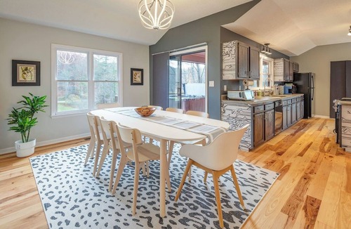 Gerton House | Majestic Cabin | Modern, Hot Tub, & Game Room