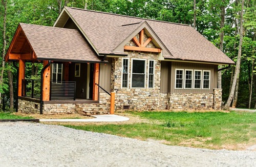 Thurmond Cottage | Malbec- our Charming Newly Constructed 2-bedroom Cottage at Jones von Drehle