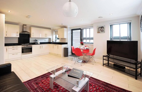 Reading Apartment | Malthouse Court - Premium 2-Twin Beds, 2-Bath