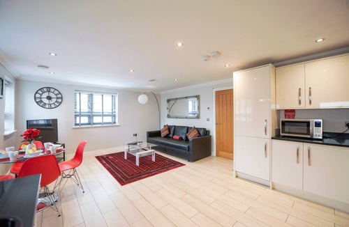 Reading Apartment | Malthouse Court - Premium 2-Twin Beds, 2-Bath