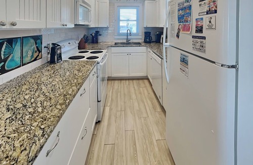 Topsail Beach House | Mamaw's Spot | Oceanfront + Pet Friendly!