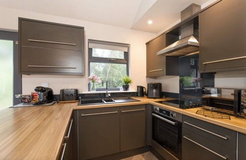 Selby Cottage | Maple Lodge - sleeps 2 guests in 1 bedroom