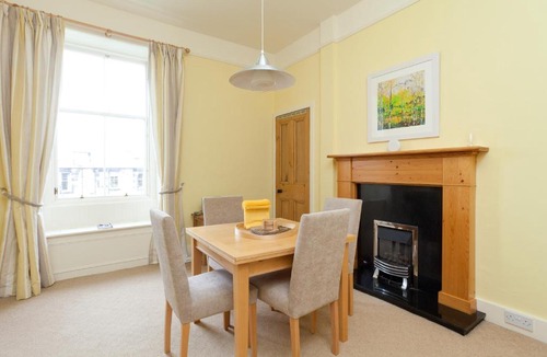 Merchiston Apartment | Mardale Crescent - 380