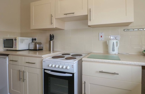 Littlehampton Apartment | Marine Court First-floor Apartment with Shower Room