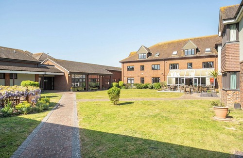Littlehampton Cottage | Marine Court First-floor Double Bedroom With Wet Room