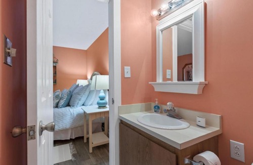Pine Knoll Shores House | Maritime West