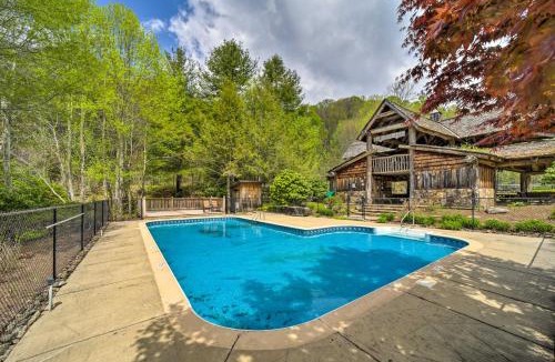 Wolf Laurel House | Mars Hill Cabin with Pool Table about 2 Mi to Wolf Ridge