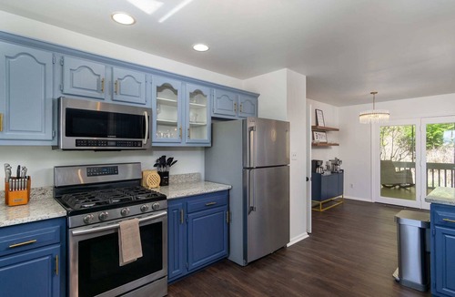 Weaverville House | Massive Asheville Compound~A Memorable Experience