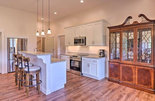 Candler House | Massive Mountain Retreat, 12 Miles to Asheville!