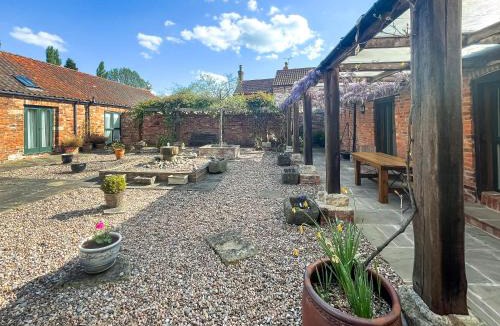 East Drayton House | Meadow View Broadlea