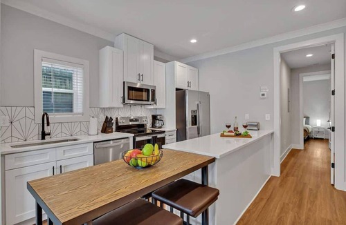 Melrose House | Melrose Mezzo -Great Walking Locat-Mins 2 Broadway