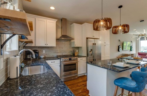 Eighth Avenue House | Melrose Townhome Balcony|Walkable to Coffee & Eats