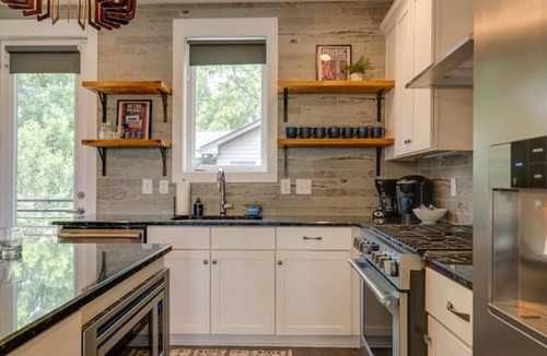 Eighth Avenue House | Melrose Townhome Balcony|Walkable to Coffee & Eats