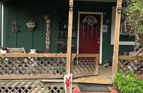 Stokes Apartment | Mel’s Country Cottage
