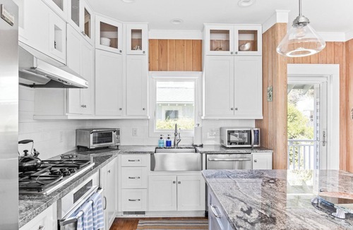 Flora's Bluff House | Mesmerizing Views 4 BR Plus Pet Friendly Bhi Club 5 Star Home Experience