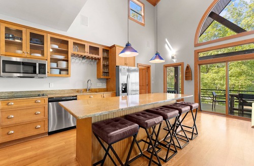 Sherrills Ford House | Mi Casa, Su Casa | Fire Pit | Dock | Game Rom | Sleeps 14