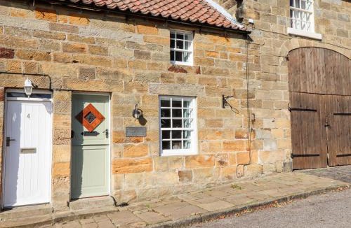 Castleton House | Michaelmass Cottage