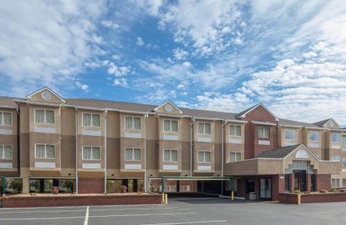 Cornelius Hotel | Microtel Inn by Wyndham Lake Norman