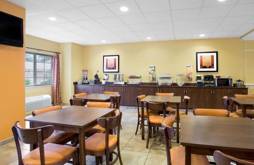 Greenville Hotel | Microtel Inn & Suites by Wyndham Greenville/University Medic