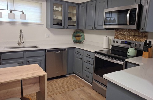 McAlpine Apartment | Mid Century Modern Spacious 4BR Home All Inclusice South Charlotte