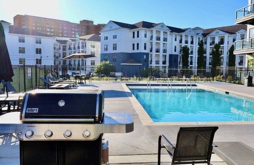 West End Apartment | Midtown Pool Condo · 2BR Sleeps 6 · Honky Tonk