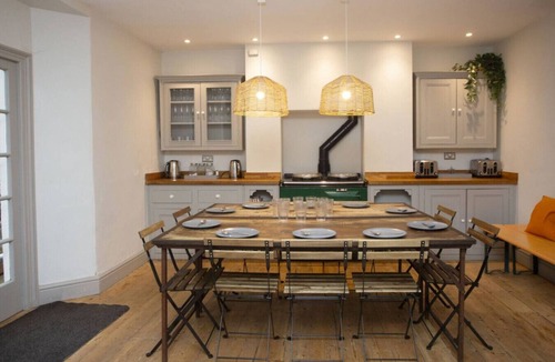 Bristol House | Milestone Celebration House! Sleeps 16 Max | 3 Bathrooms | Central | W/ends Only