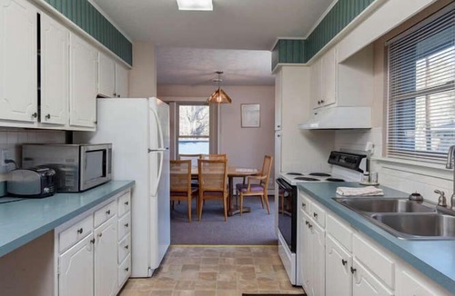 Flat Rock Cabin | Mill House Lodge - 3 Bedroom Suite