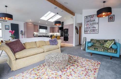 Redruth House | Minack Lodge