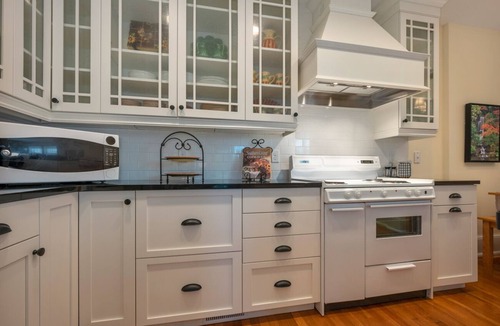 Hendersonville Apartment | Minette's Downtown Condo | Historic Spot in Downtown Hendersonville