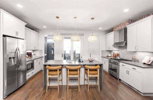 Eighth Avenue House | Mins to Gulch & Broadway | Free Garage + 4.5 Baths