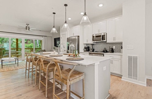 Bermuda Bay House | Mint Julep 3 Bedroom at Cambridge Cove With Private Hot Tub!