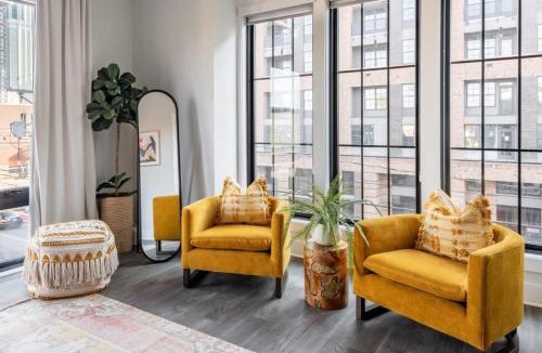 Charlotte House | Minter Teal with Rooftop Balcony