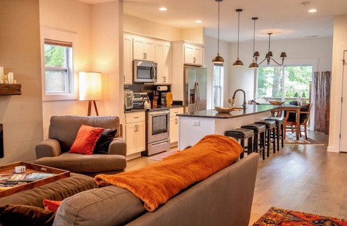 Oakley House | Minutes From Downtown Asheville!