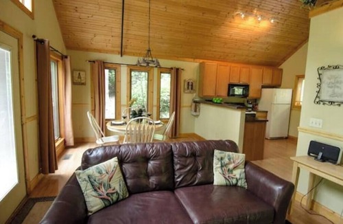 Skyland Cabin | Minutes from PGA TOUR Action, Miles from the Crowds