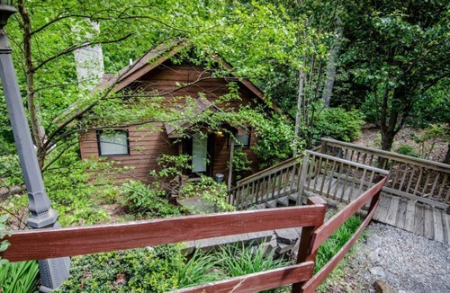Skyland Cabin | Minutes from PGA TOUR Action, Miles from the Crowds