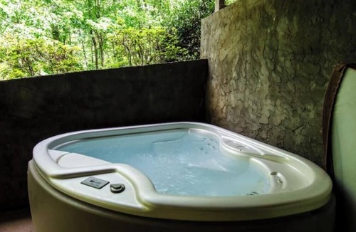 Skyland Cabin | Minutes from PGA TOUR Action, Miles from the Crowds