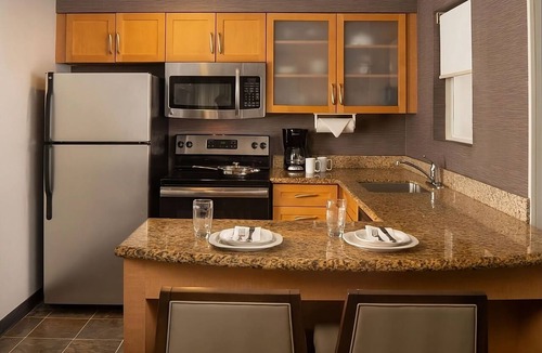 Brentwood Hotel | Minutes to The Parthenon Nashville! 2 Pet-friendly Units w/Free Breakfast