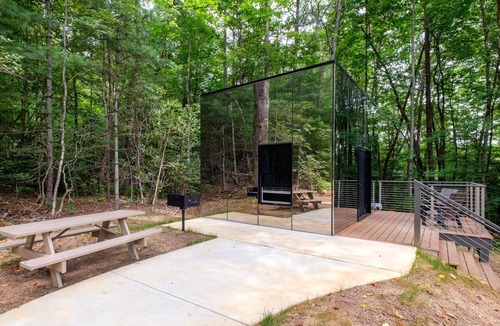 Balsam Grove House | Mirror Cabins - Looking Glass