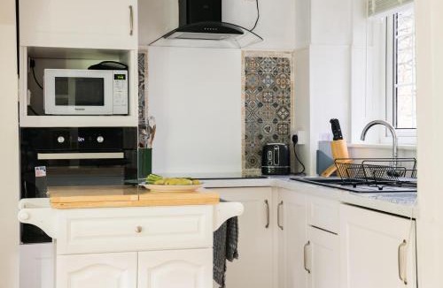 Acton House | Mirrored Reflections
