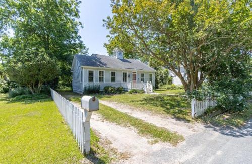 Historic Downtown Manteo House | Miss Agona