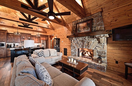 Murphy House | Misty Mountain Luxury mountain cabin with breathtaking views, hot tub, & game room!